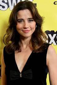 Linda Cardellini